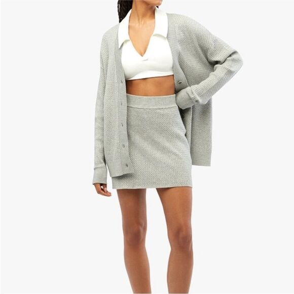 WeWoreWhat Cable Knit Mini Skirt in Light Heather Grey Size Medium NWT - Picture 1 of 9